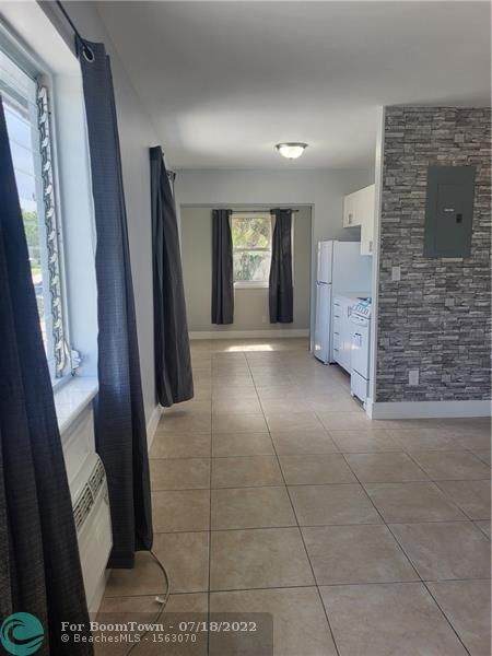401 43RD CT - Photo 1
