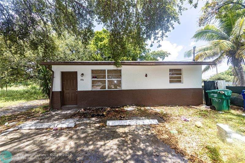 740 Harris Ter - Photo 1