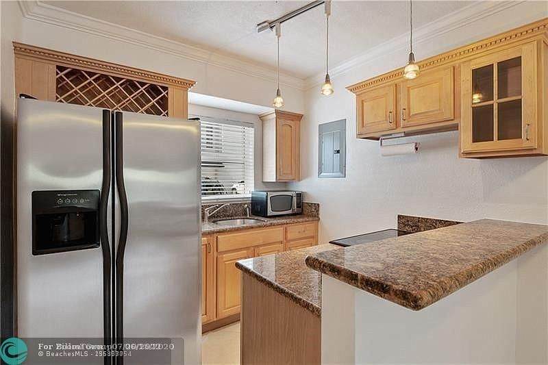 924 2nd St - Photo 1
