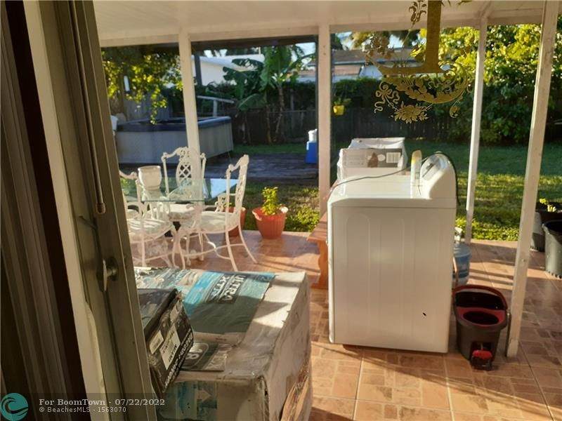 628 4 COURT - Photo 1