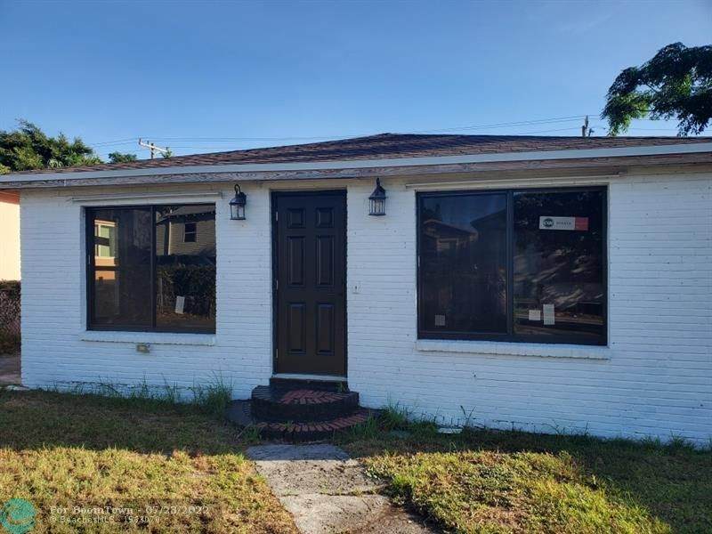815 21st St - Photo 1