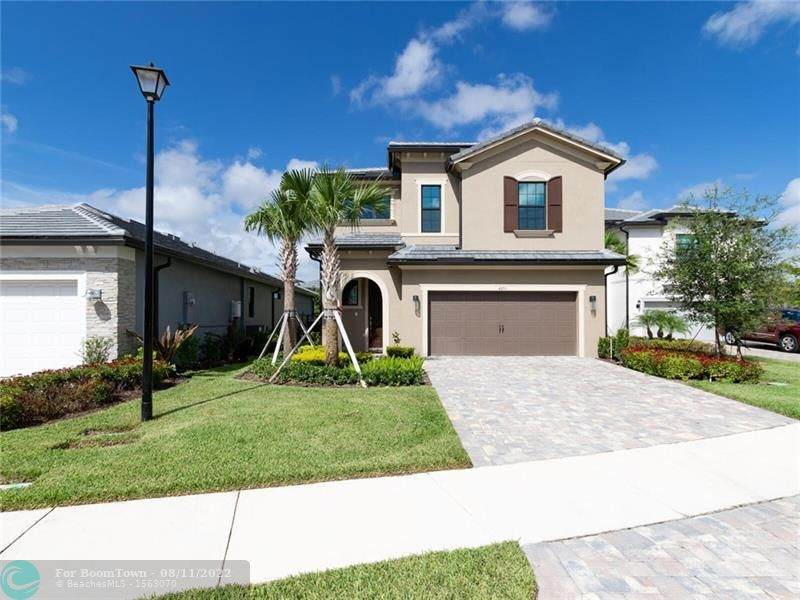 4651 Pinehurst Trl E - Photo 1
