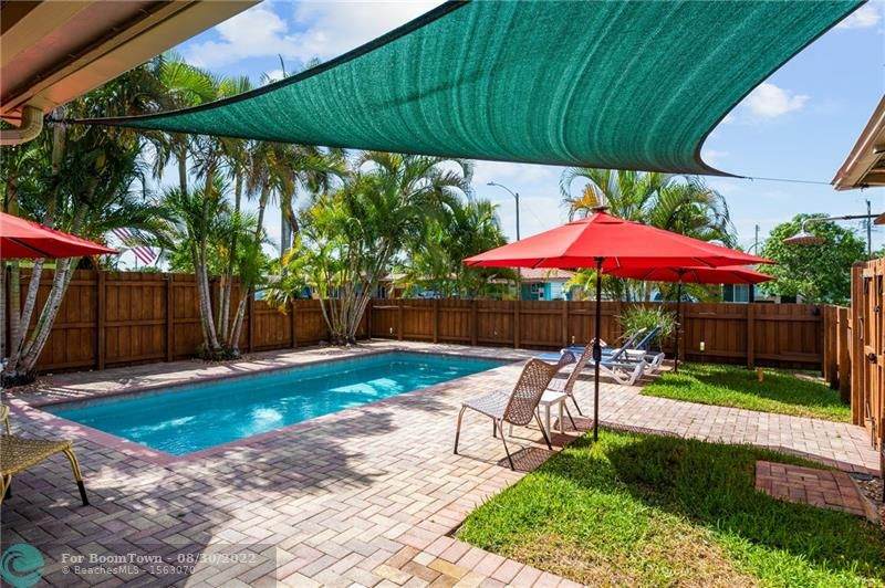 809 28th Ct - Photo 1