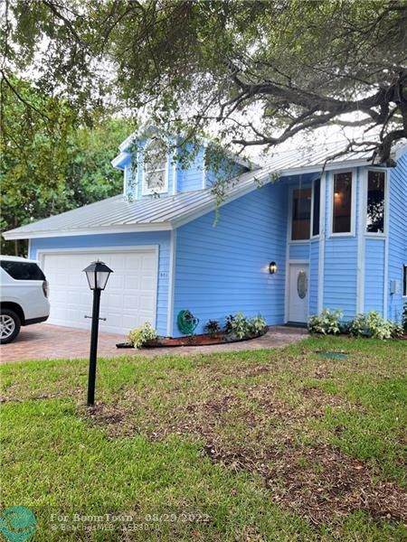 901 Tropic Drive - Photo 1