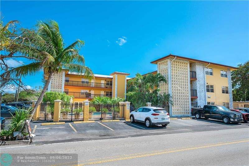 744 14th Ave - Photo 1