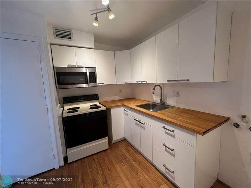 4174 Inverrary Dr - Photo 1