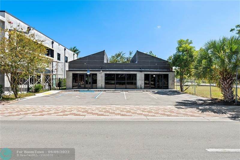 930 6th St - Photo 1