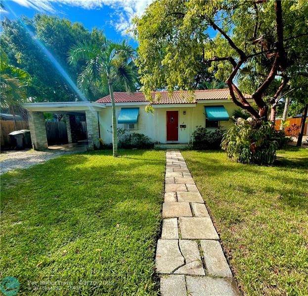 812 18th Ct - Photo 1