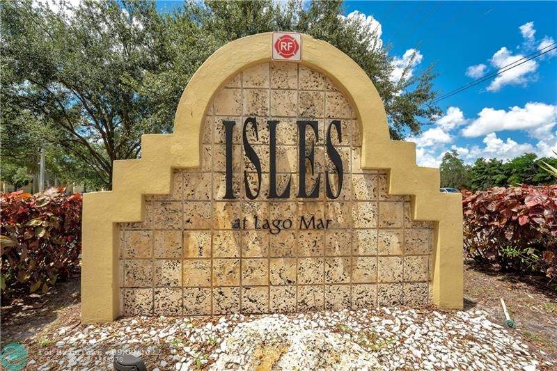 701 Vista Isles Dr - Photo 1