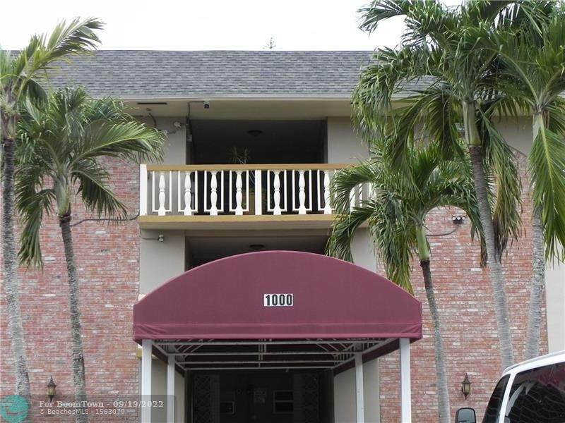 1000 Hillcrest Ct - Photo 1
