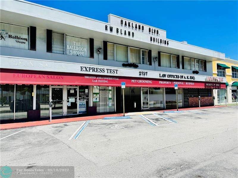 2737 Oakland Park Blvd - Photo 1