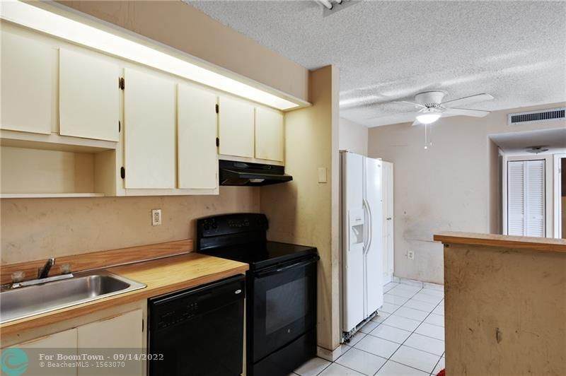 827 199th St - Photo 1