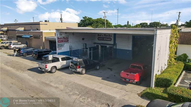 5832 Washington St - Photo 1