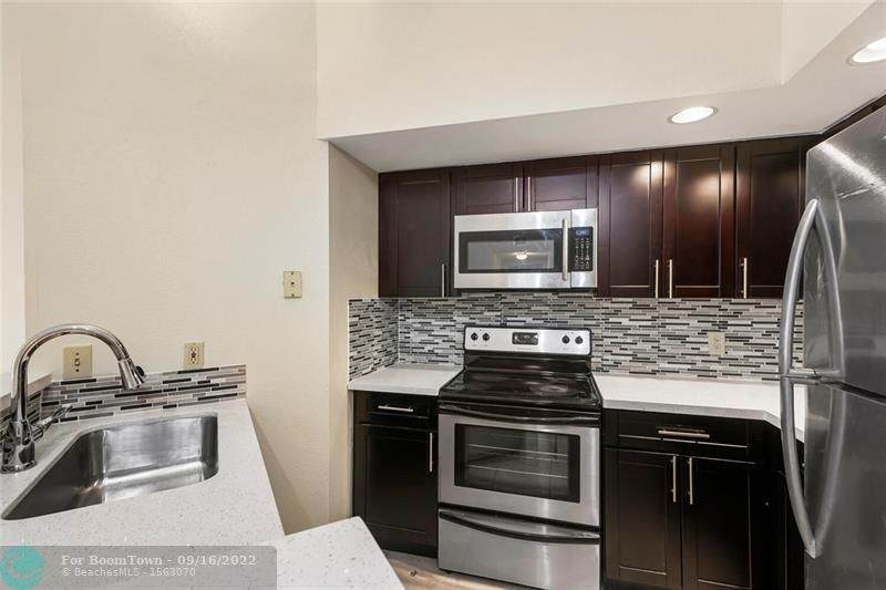 13090 Vista Isles Dr - Photo 1