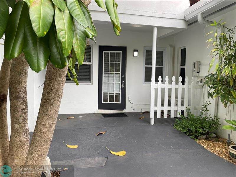 1109 1st St - Photo 1