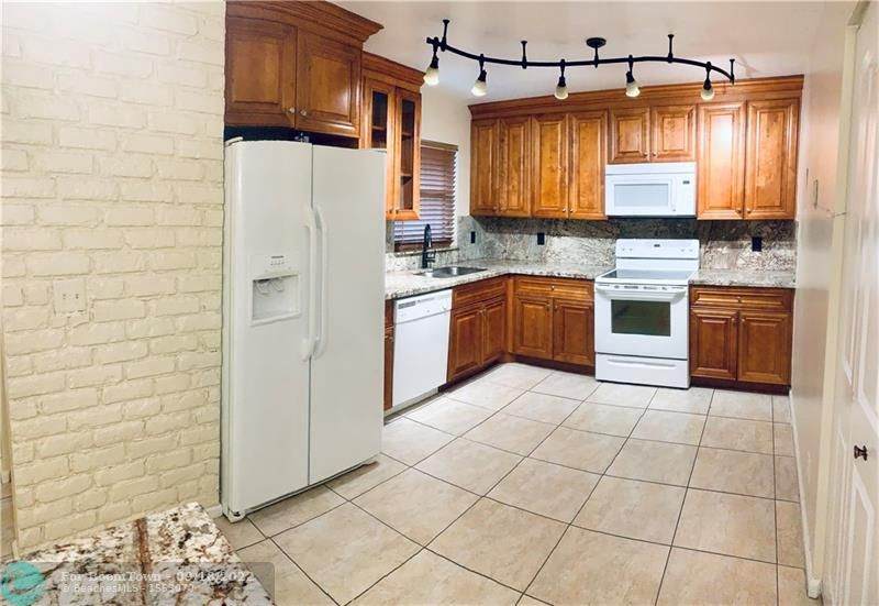 9601 Riverside Dr - Photo 1