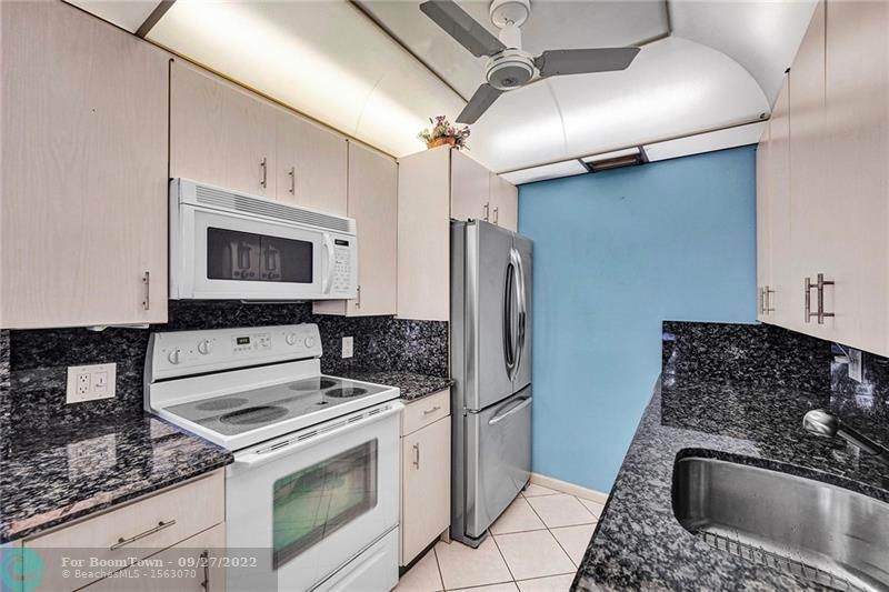 2066 Newport Q - Photo 1