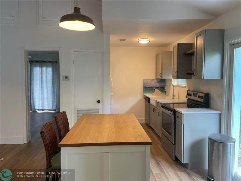 1420 9th St - Photo 1