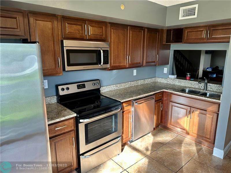 3263 44th St - Photo 1
