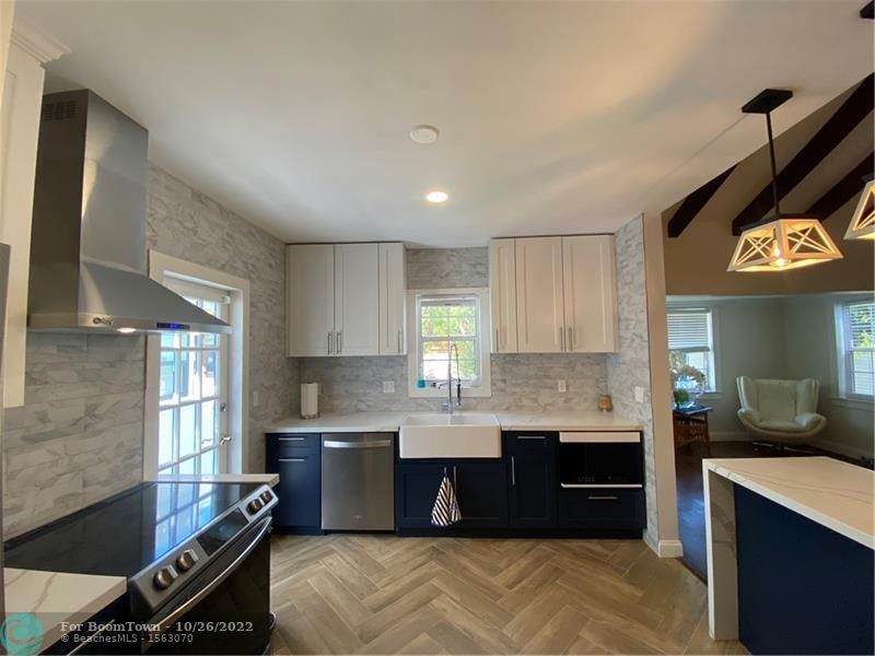 725 7th St - Photo 1
