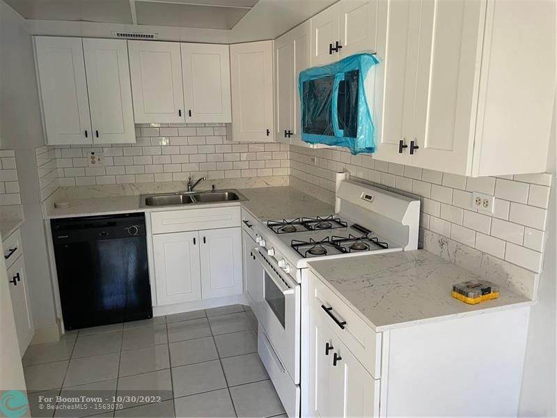 8432 Missionwood Dr - Photo 1
