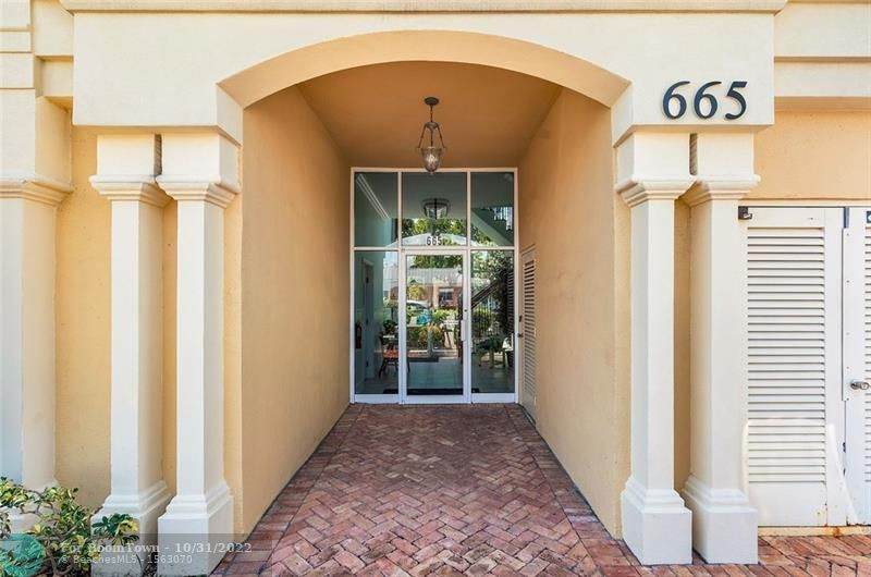 665 10th St - Photo 1