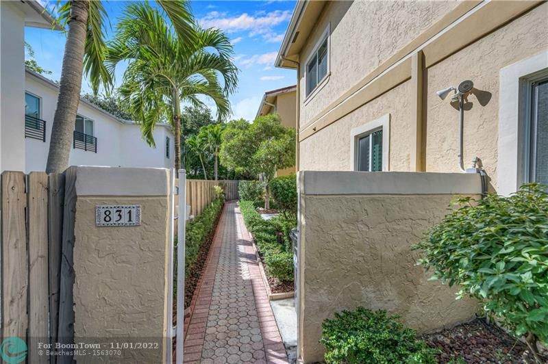 831 17th Way - Photo 1
