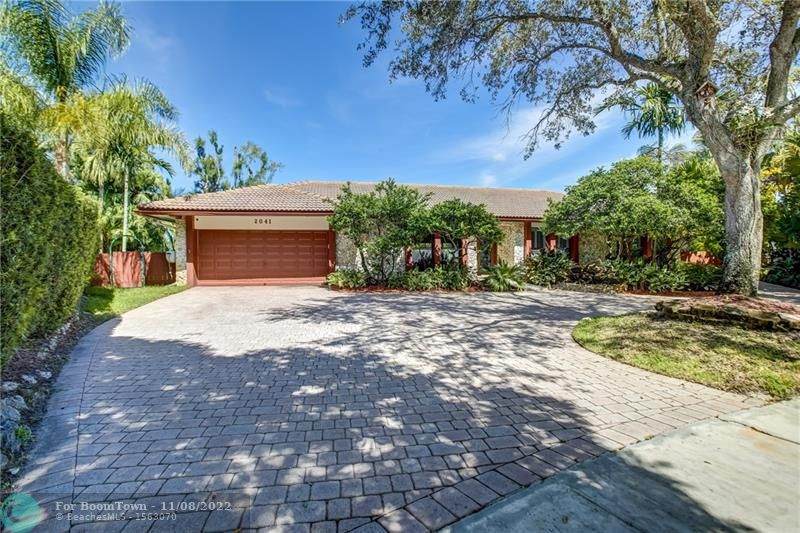 2041 52nd Way - Photo 1