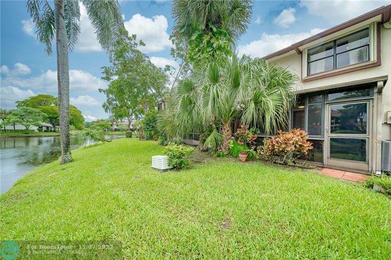 4327 Carambola Cir N. - Photo 1