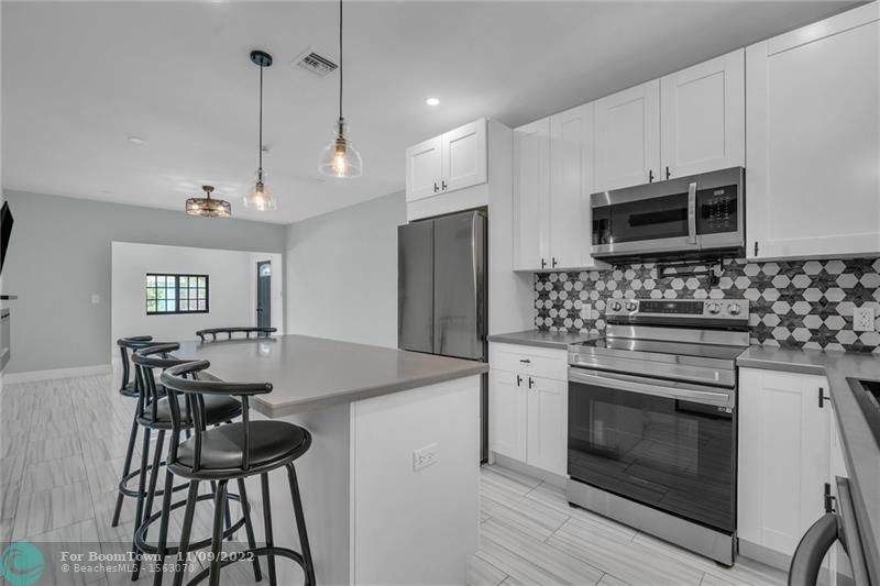 511 6th Ave S - Photo 1