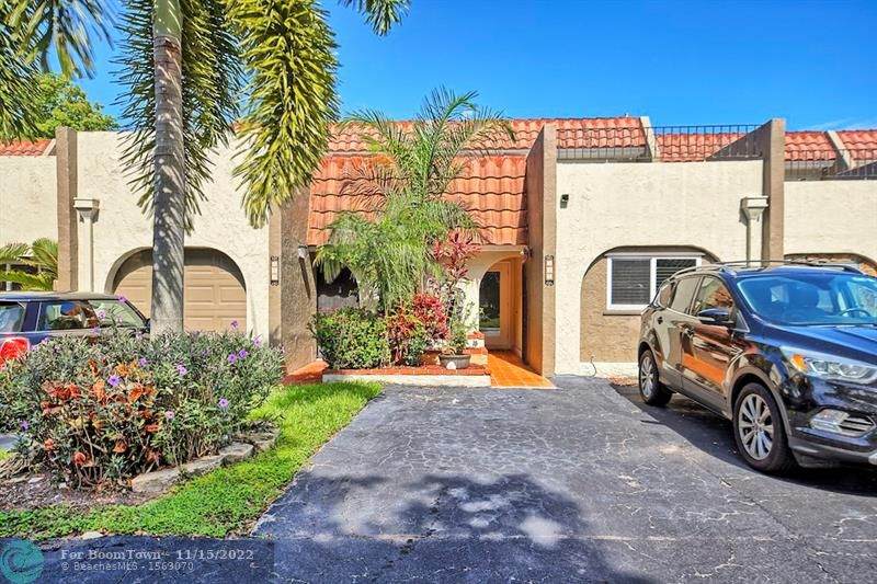 237 Jacaranda Dr - Photo 1