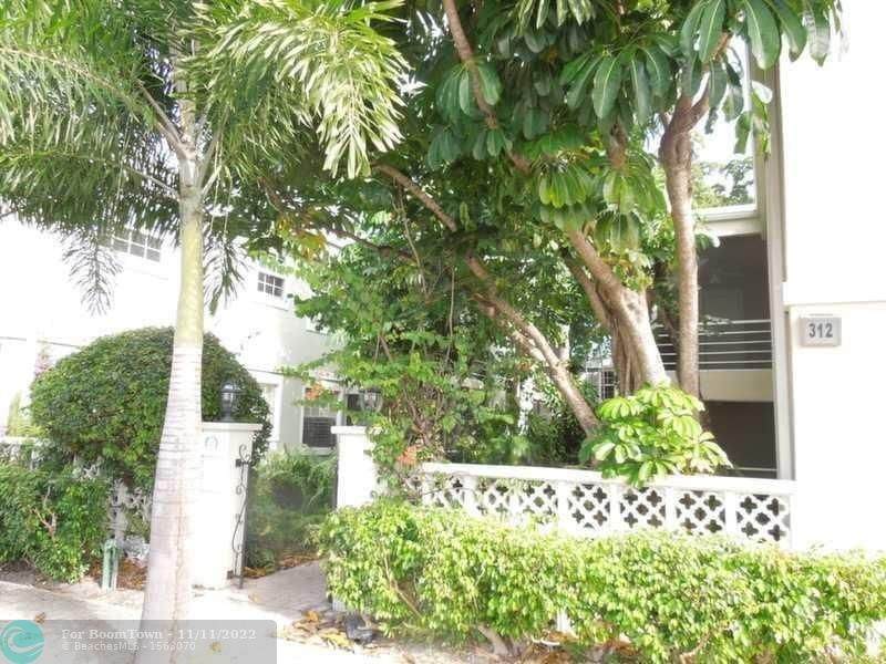 312 10th Ave - Photo 1