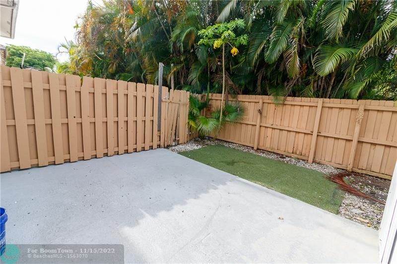 10787 Royal Palm Blvd - Photo 1