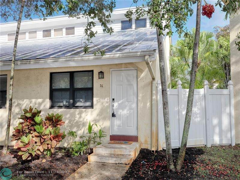 1455 Holly Heights Dr - Photo 1