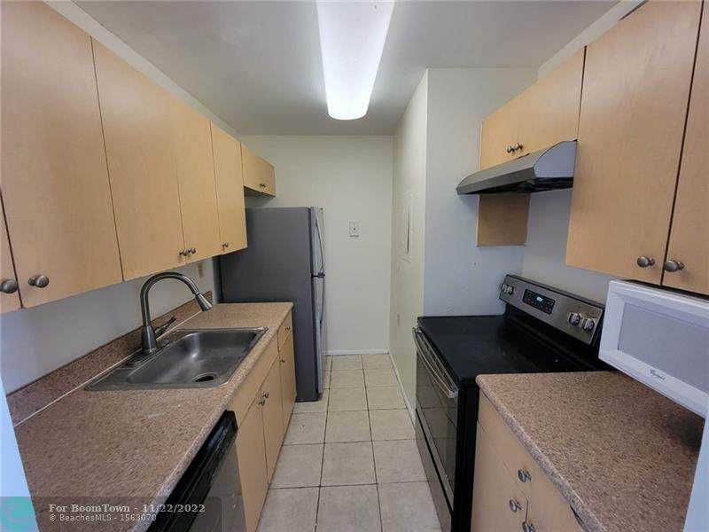 1153 Lake Victoria Dr - Photo 1