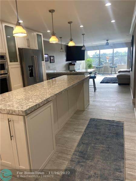 818 4th St - Photo 1