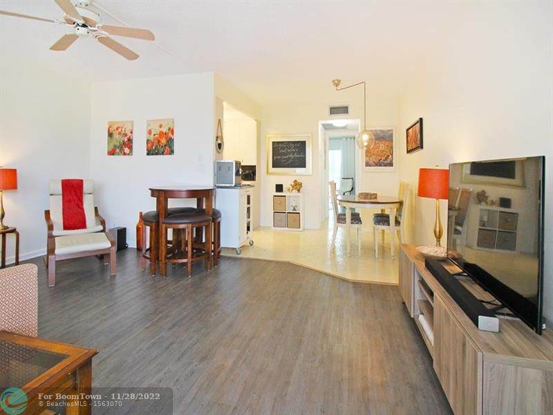 3055 Cambridge C - Photo 1