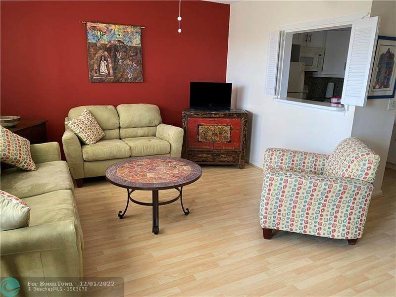 4028 Ellesmere B - Photo 1