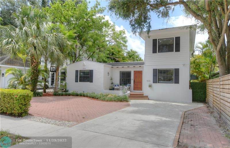 1606 1ST ST - Photo 1