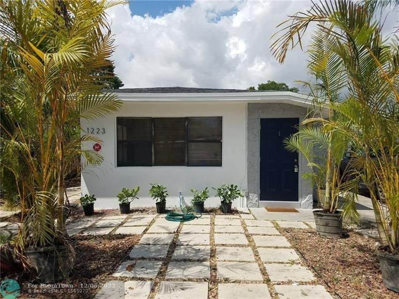 1223 18th Ave - Photo 1