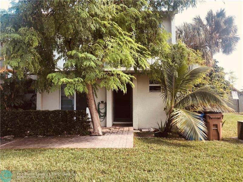 818 Crystal Lake Dr - Photo 1
