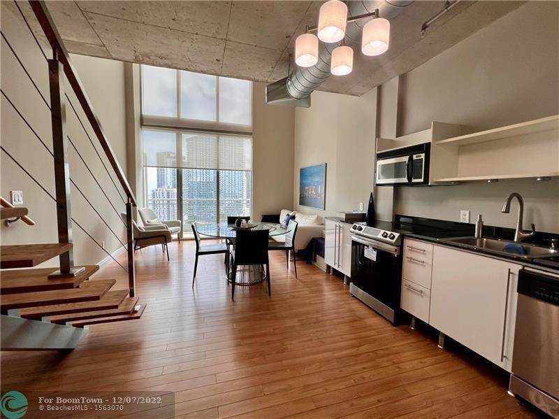 690 1st Ct - Photo 1