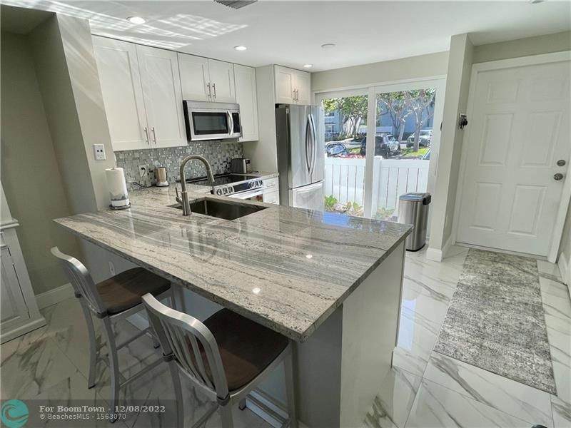 816 Jeffery St - Photo 1