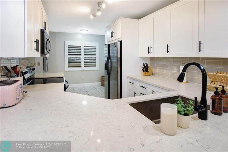 23380 Carolwood Ln - Photo 1