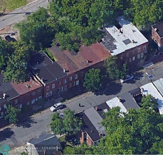 180 Walnut Ave - Photo 1