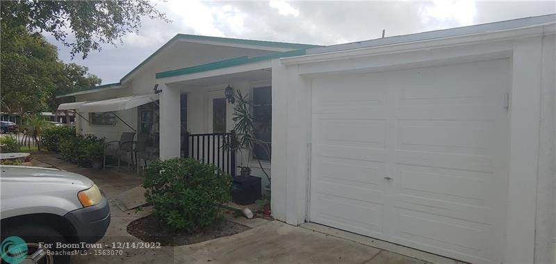 700 18 St - Photo 1