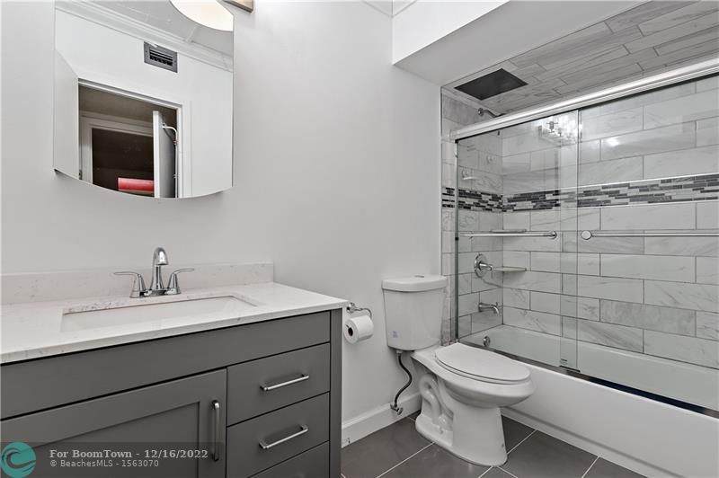 2800 Somerset Dr - Photo 1