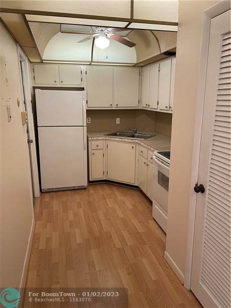 649 Oakland Park Blvd - Photo 1