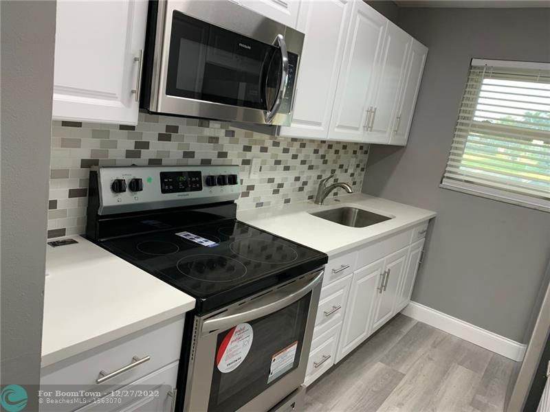 185 High Point Blvd - Photo 1