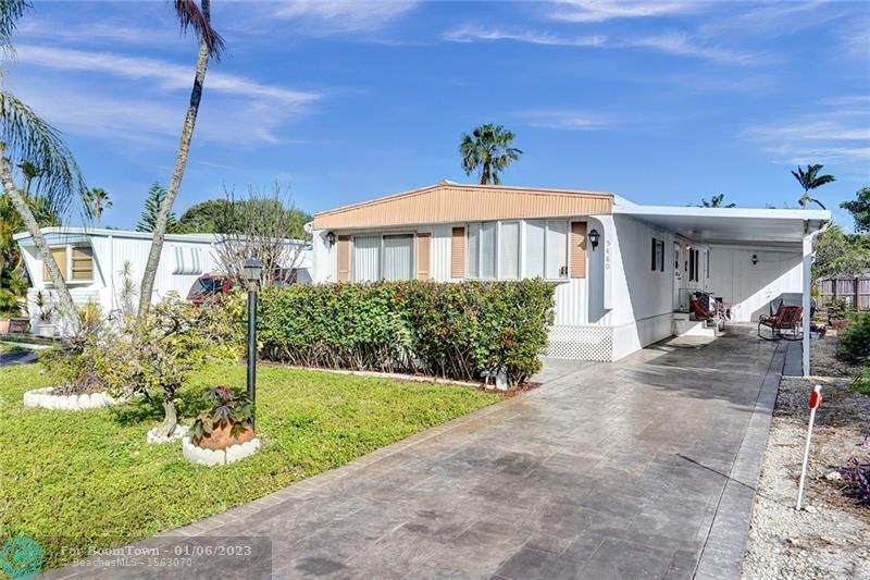 5480 25th Way - Photo 1